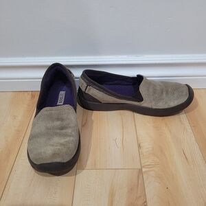 Crocs Women's Size 6 Slip On Shoes